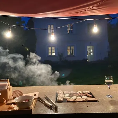 Stylovy Dum S Krasnou Zahradou V Ceskem Stredohori *